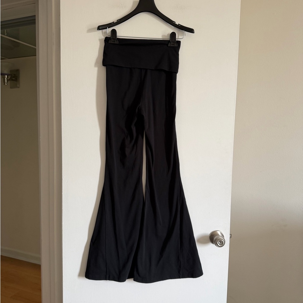 OFFLINE By Aerie Black OG Foldover High Waisted Super Flare Leggings size S EUC - Picture 8 of 11